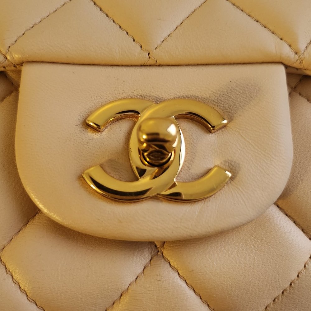 Chanel - Picture 10 of 12